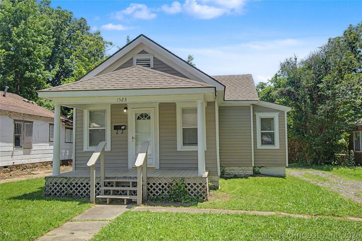 Property Photo:  1523 Houston Street  OK 74403 