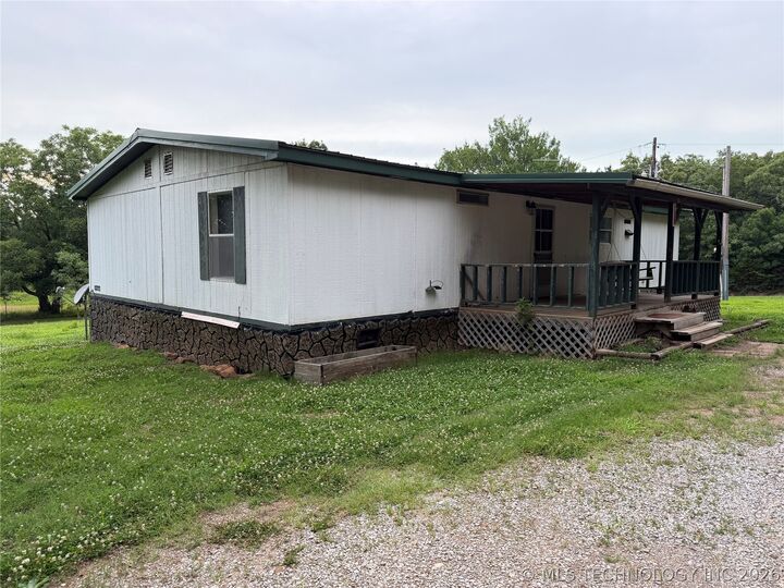 Property Photo: 5219 W 826 Road OK 74434