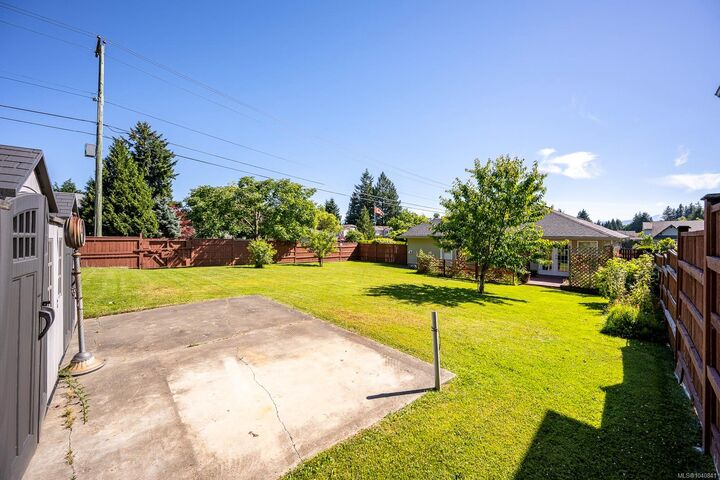 Property Photo: 4722 Cruickshank Pl BC V9N 4B6