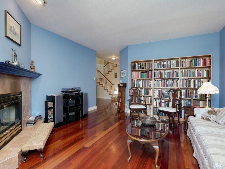 Property Photo: 520 Marsett Pl #24 BC V8Z 7J1