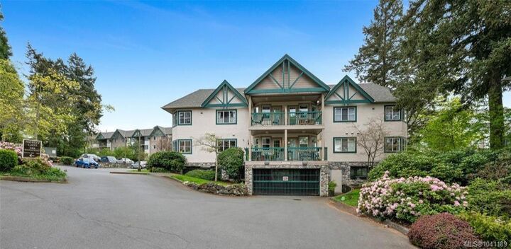 290 Island Hwy #112 — photo 1
