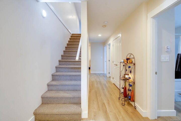Property Photo:  2623 5th Ave #2  BC V9Y 2G2 