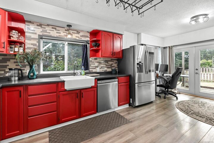 Property Photo: 3863 Howard Ave BC V0R 2V0