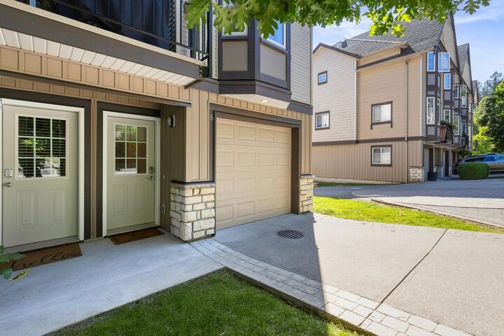 Property Photo: 32501 Fraser Crescent 6 BC V2V 1C5