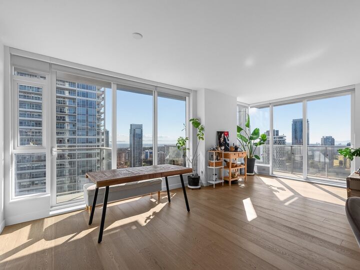 Property Photo: 6000 McKay Avenue 2904 BC V5H 0K2