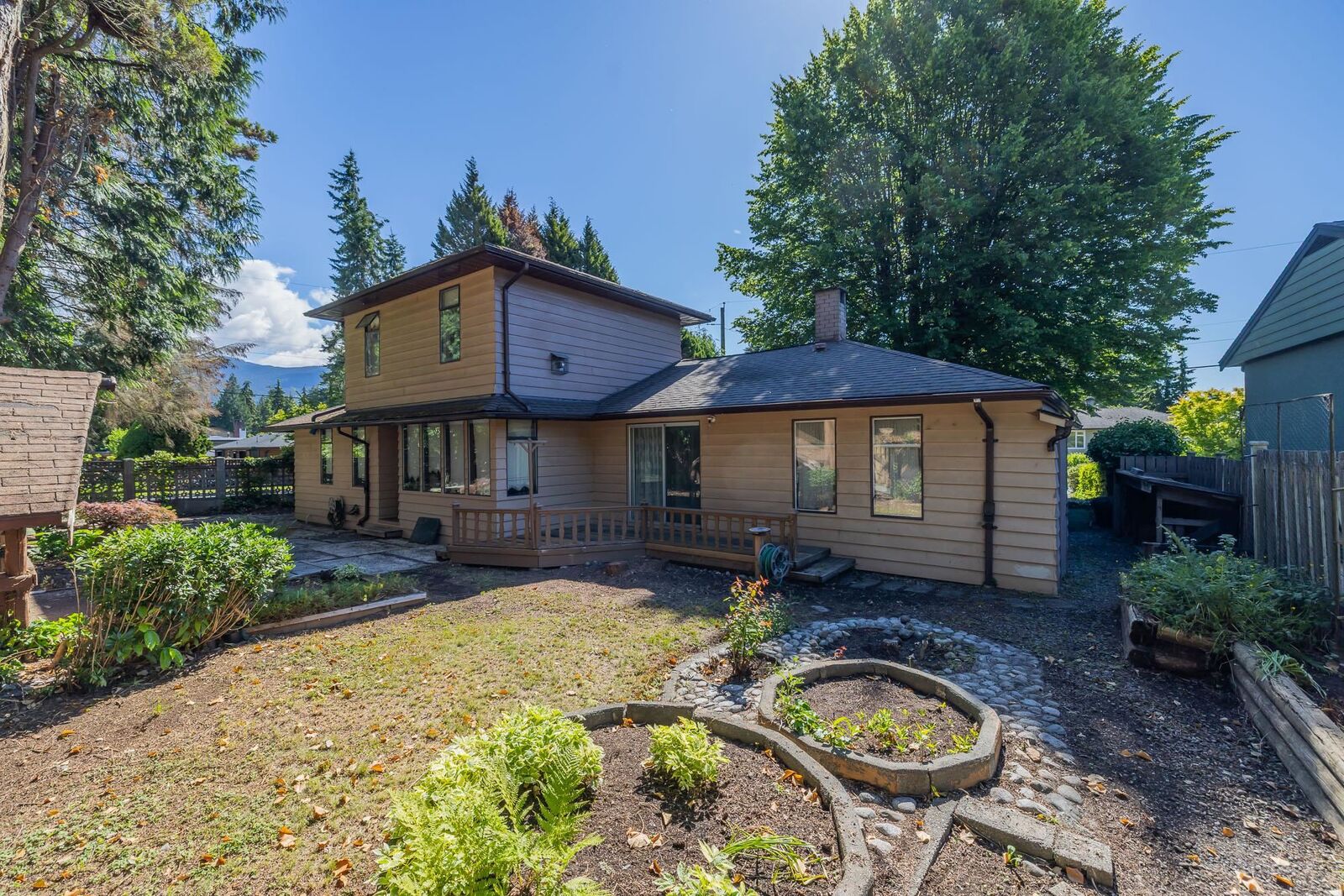 Property Photo: 2495 Lauralynn Drive BC V7J 2Y6