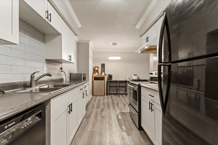 45598 McIntosh Drive 209 — photo 1