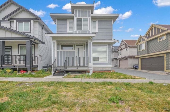 19121 67 Avenue — photo 1