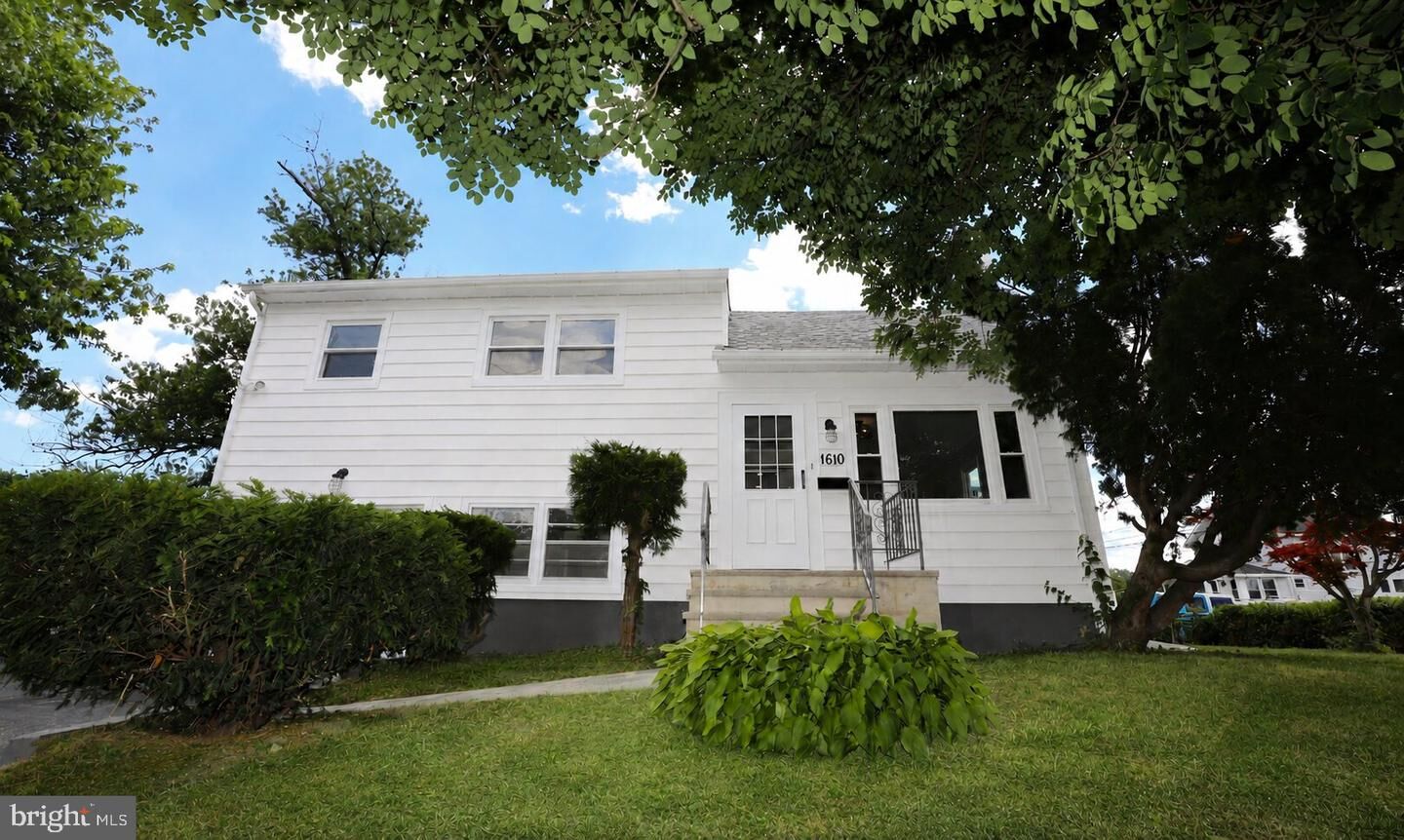 Property Photo: 1610 Huntington Avenue NJ 07753