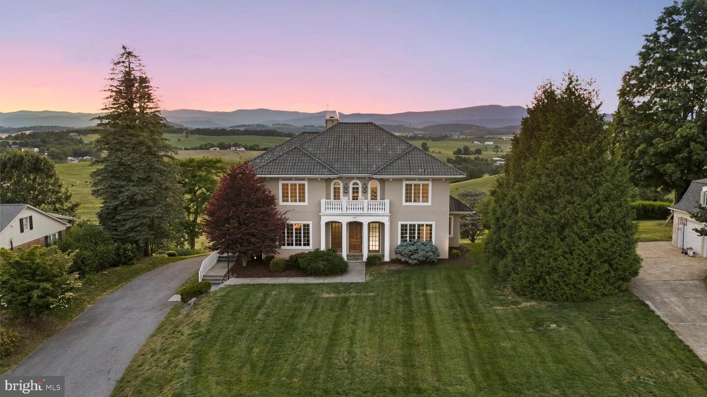 Property Photo:  957 Summit Avenue  VA 22802 