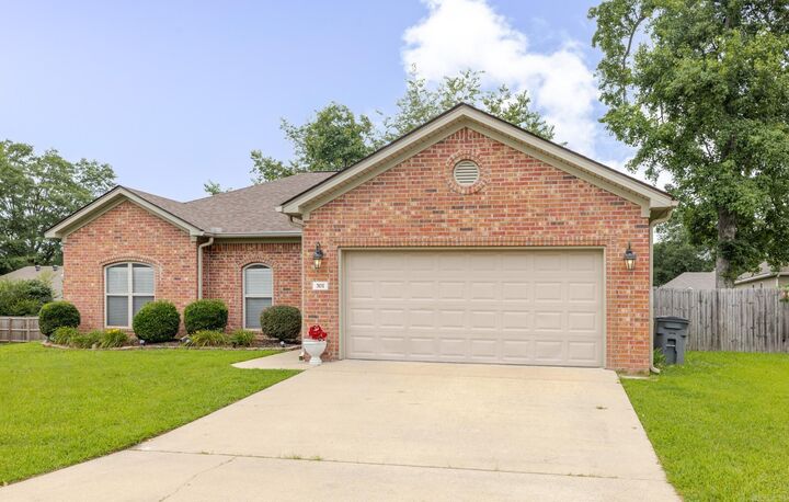 Property Photo:  301 Sandlewood Drive  AR 72015 
