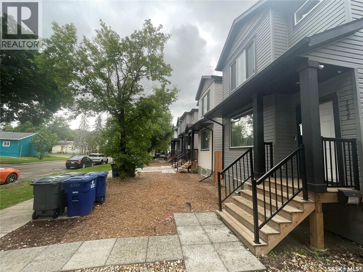 Property Photo:  1530 B Avenue N  SK S7L 1H1 