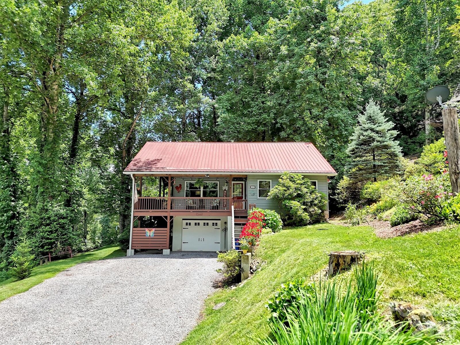 Property Photo:  10 Bridle Drive  NC 28751 