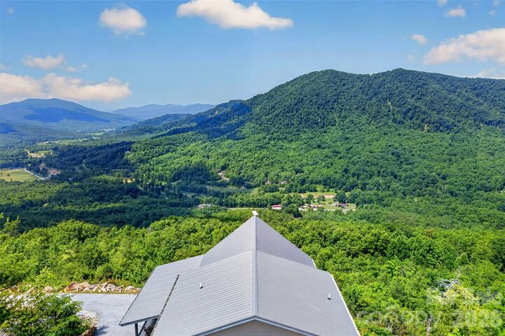 Property Photo:  25 N Forest Drive  NC 28752 