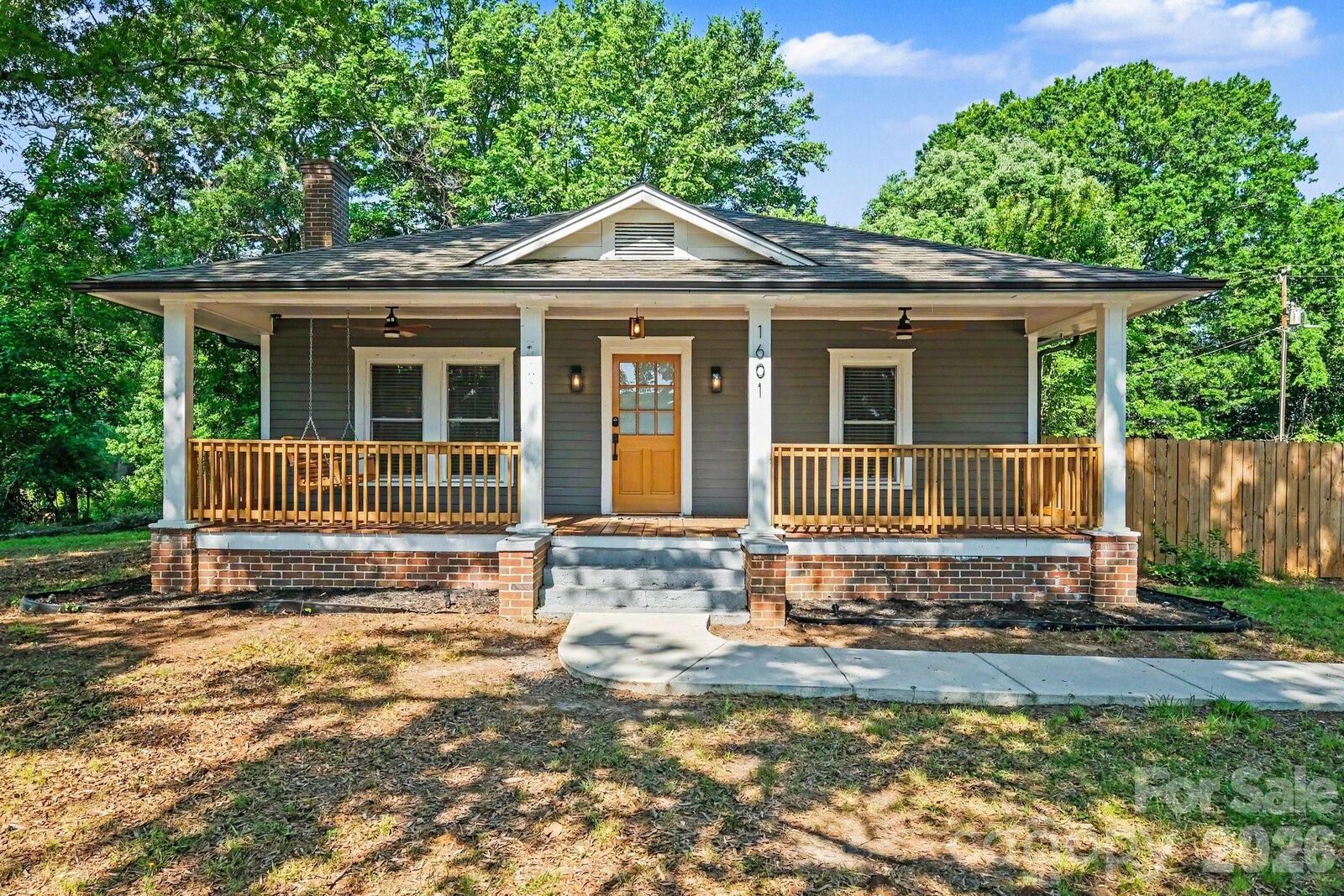 Property Photo:  1601 Lawing Road  NC 28216 