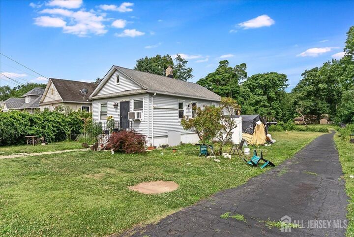 Property Photo:  1762 W 5th Street W  NJ 08854 