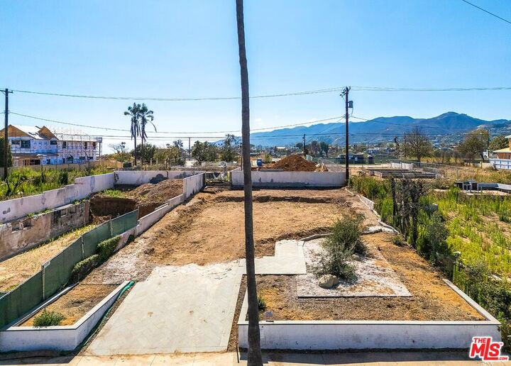 Property Photo:  625 Swarthmore Ave  CA 90272 