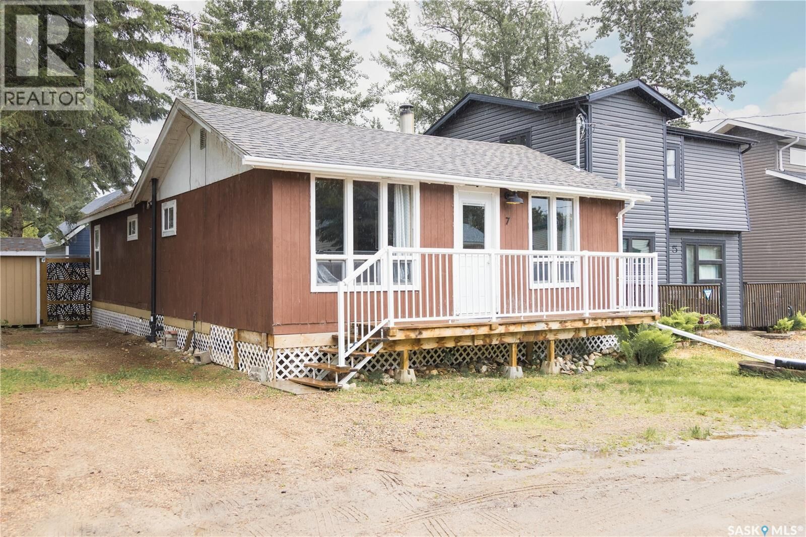 Property Photo:  7 8th Street  SK S0J 0N0 