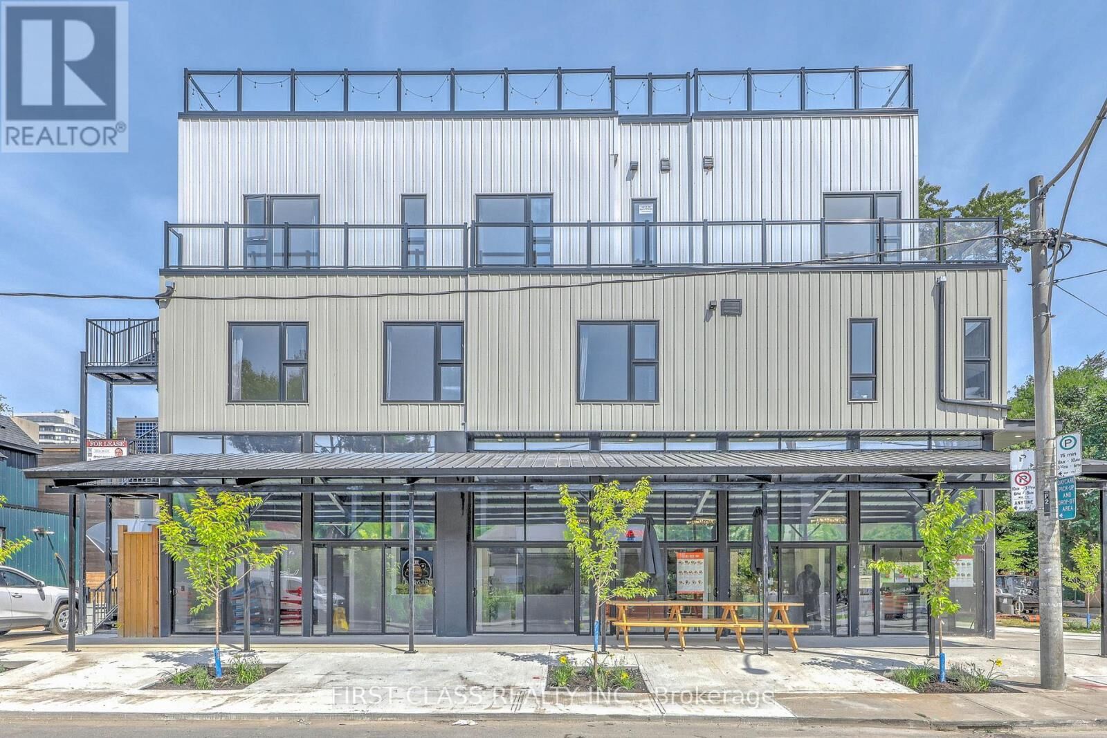 Property Photo:  364 Huron Street 301  ON M5S 2G4 