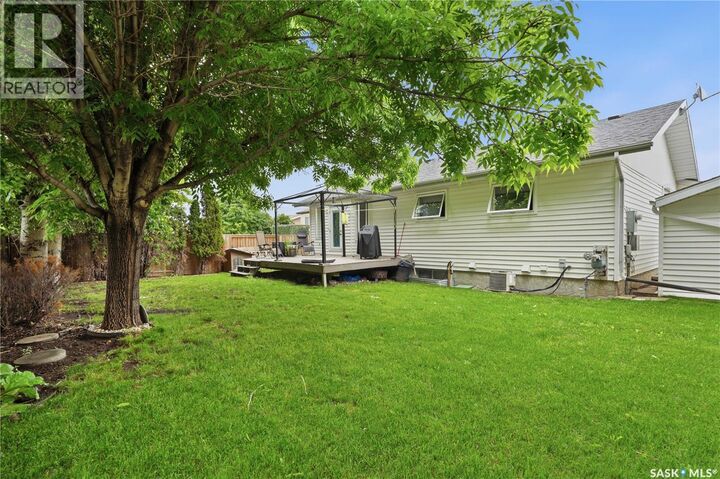 Property Photo:  62 Robinson Crescent  SK S7L 6N9 