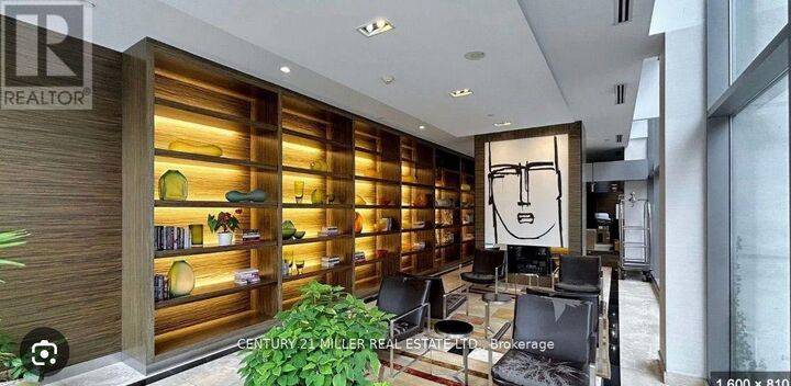 Property Photo:  38 Grenville Street 3010  ON M4Y 1A5 