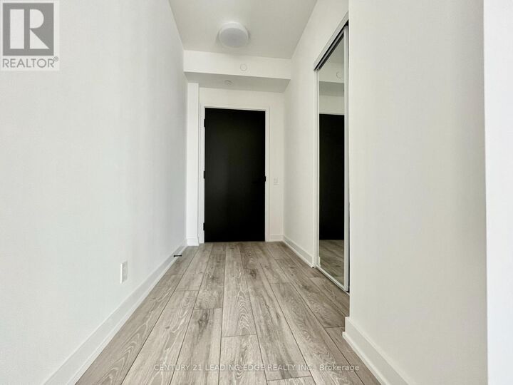 Property Photo: 108 Peter Street 5106 ON M5V 0W2