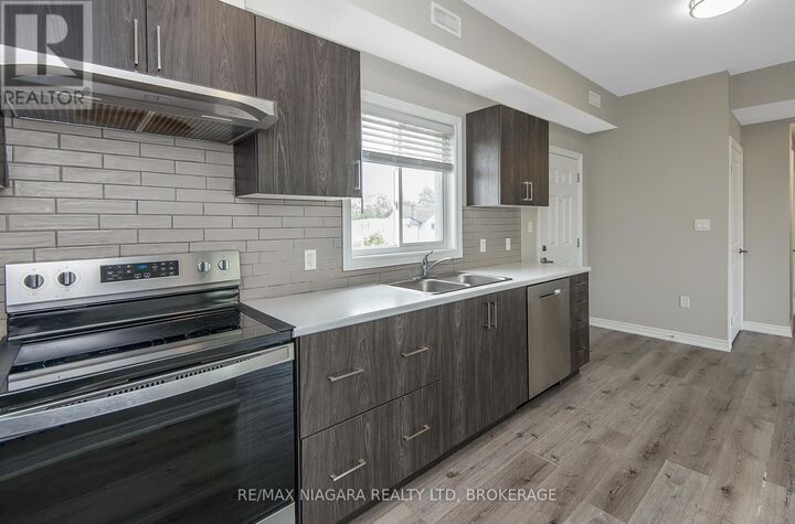 Property Photo:  29 Afton Avenue  ON L3B 1V6 