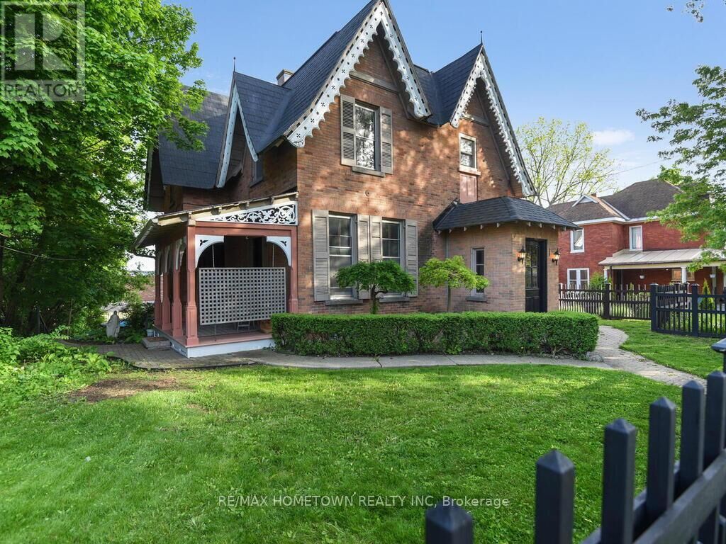 Property Photo:  157 Dibble Street West  ON K0E 1T0 
