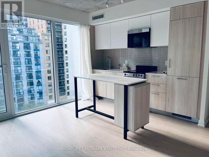 Property Photo:  65 Mutual Street 704  ON M5B 0E5 