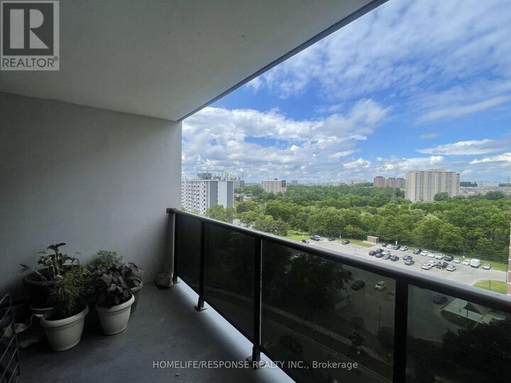 Property Photo:  10 Tobermory Drive 1203  ON M3N 2Y5 