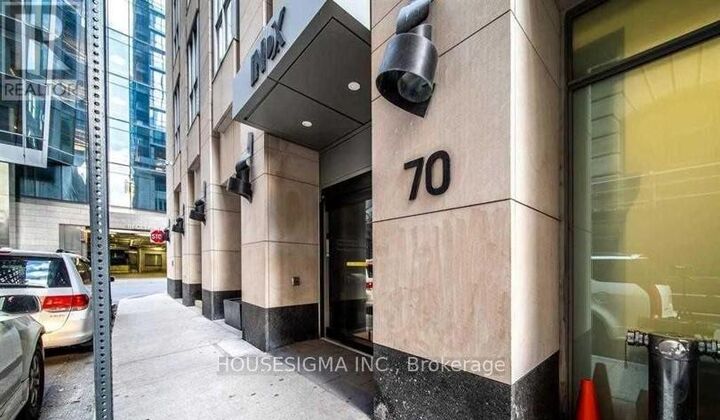 Property Photo: 70 Temperance Street 514 ON M5H 0B1