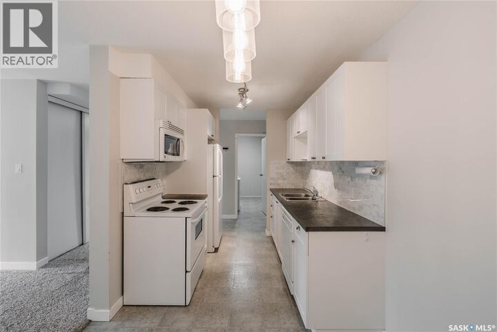 Property Photo:  1423 425 115th Street E  SK S7N 2E5 