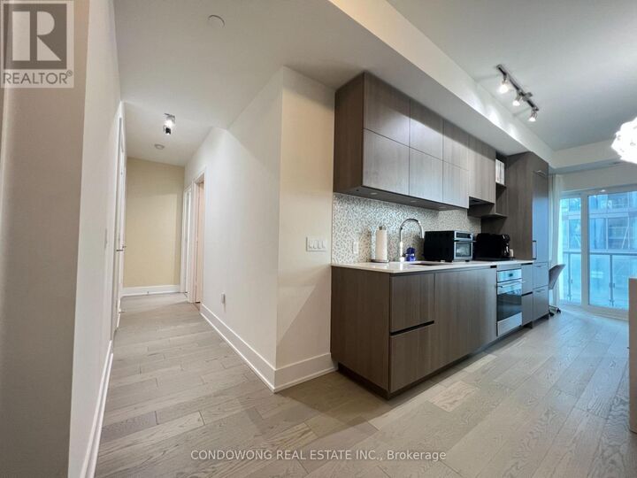 Property Photo:  1 Yorkville Avenue 3801  ON M4W 0B1 
