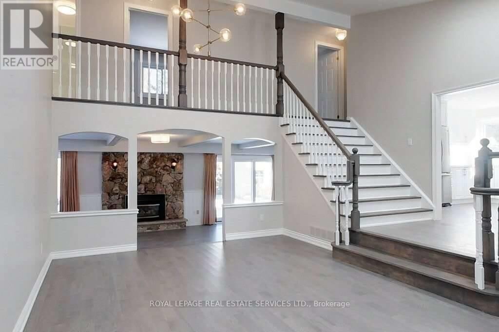 Property Photo:  141 Castle Crescent  ON L6J 5H4 
