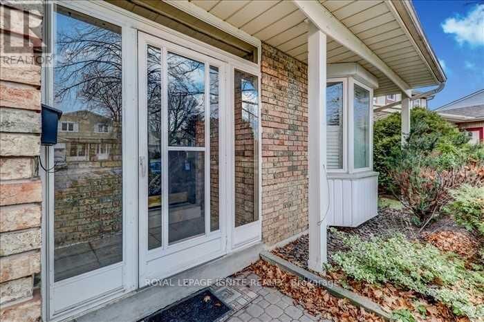 Property Photo:  23 Longbow Square  ON M1W 2W6 