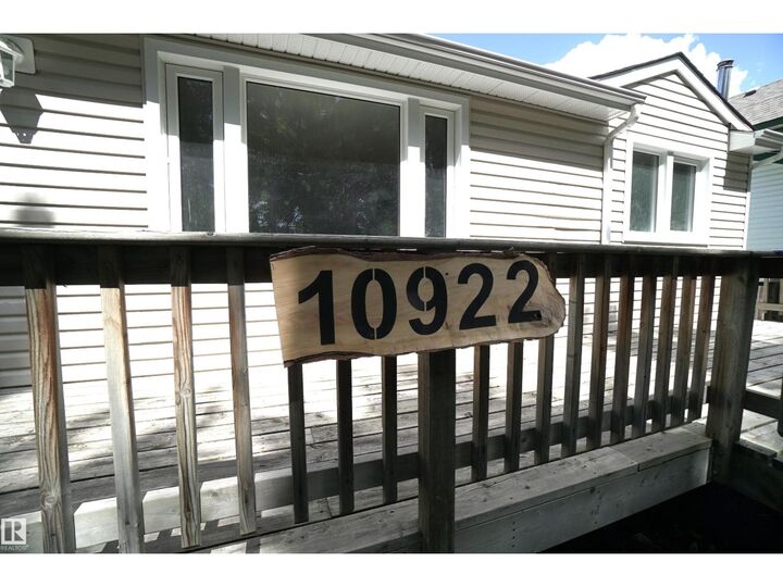 Property Photo:  10922 62 Av NW  AB T6H 1N2 