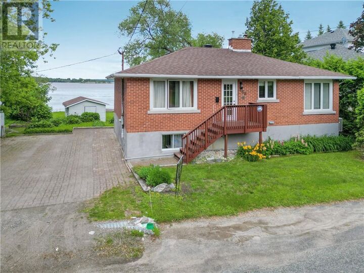 488 Lake Point Crt — photo 1