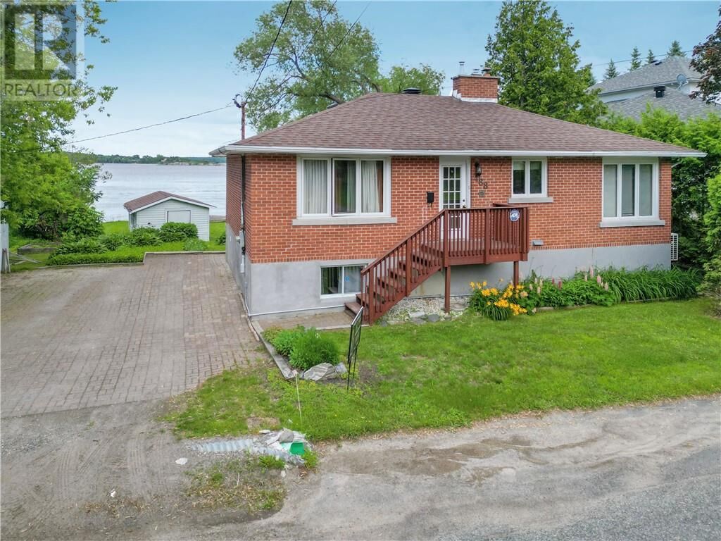 Property Photo:  488 Lake Point Crt  ON P3E 6J3 