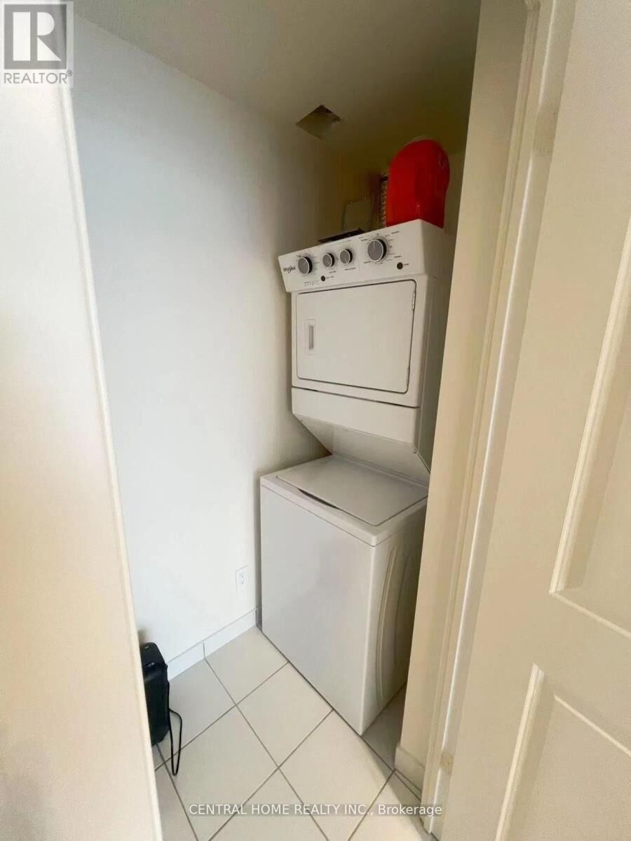 Property Photo: 4955 Yonge Street 2815 ON M2N 0L8
