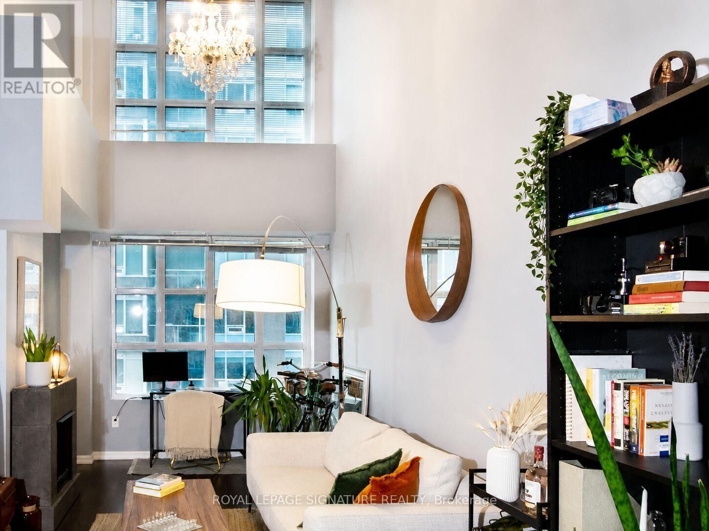 Property Photo: 65 East Liberty Street 716 ON M6K 3R2