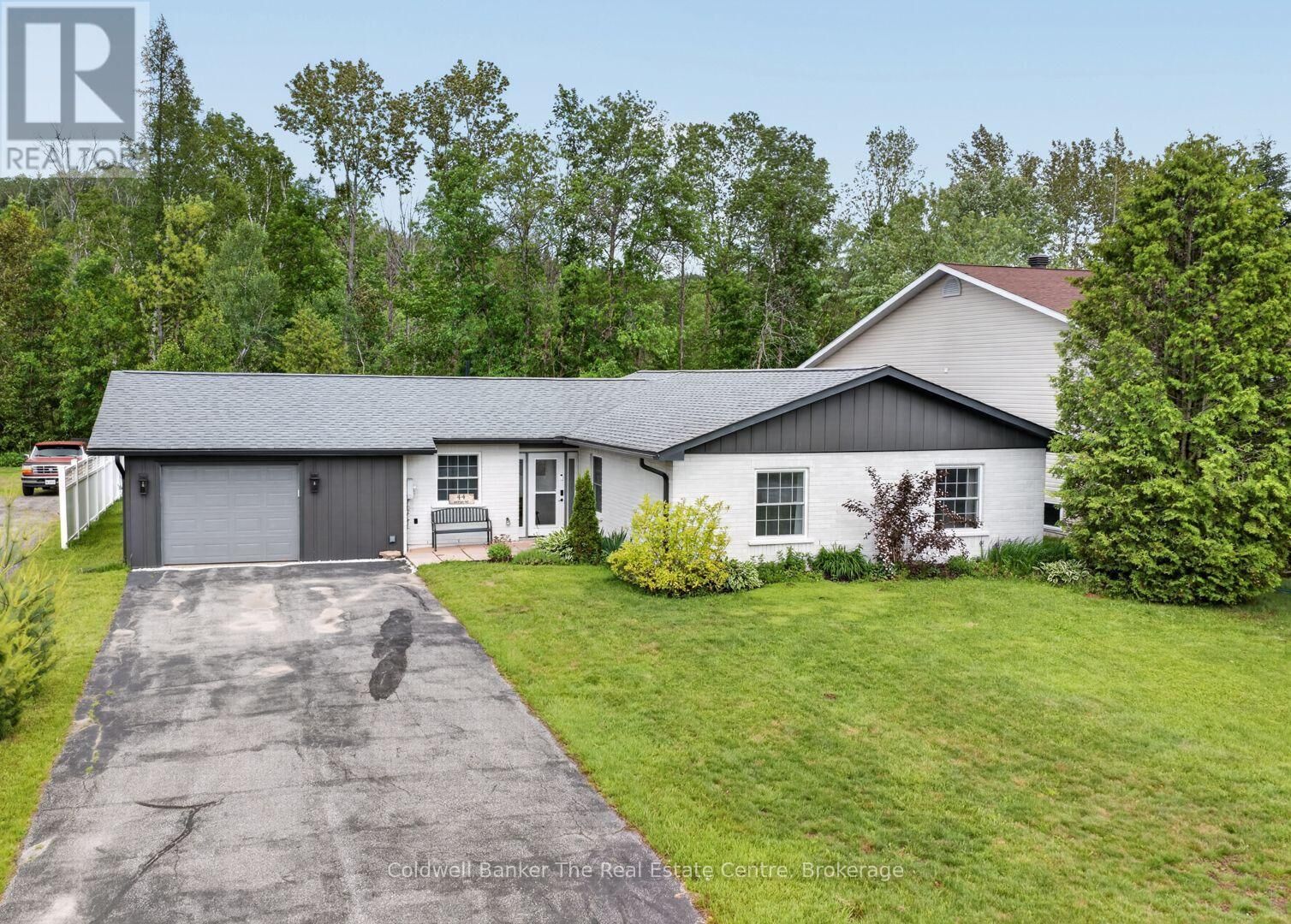 Property Photo: 44 Anson Street ON K0M 2K0