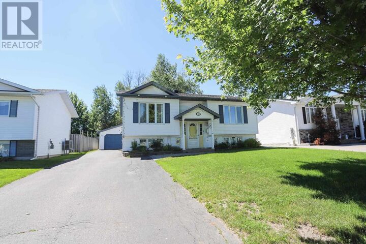 Property Photo:  88 Greenfield Dr  ON P6C 6G3 