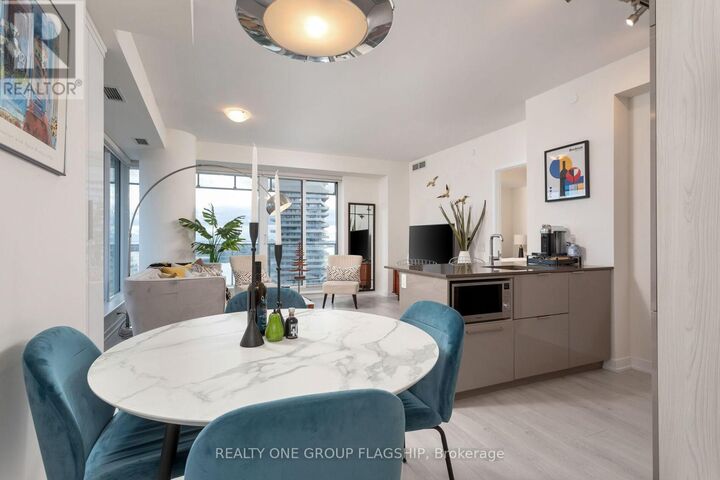 Property Photo: 28 Freeland Street 1609 ON M5E 0E3