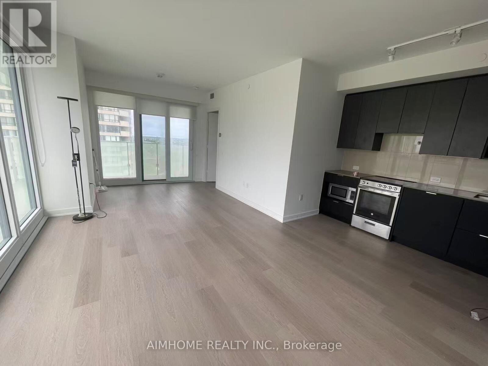 Property Photo:  3883 Quartz Road 804  ON L5B 0M3 