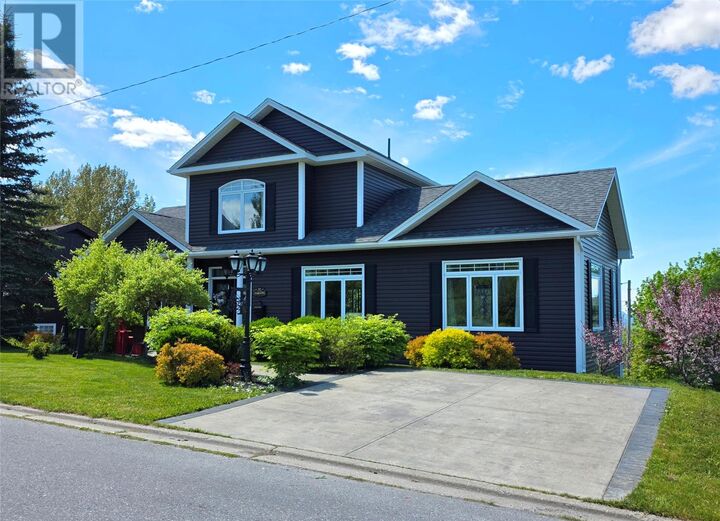 57 Macpherson Avenue — photo 1