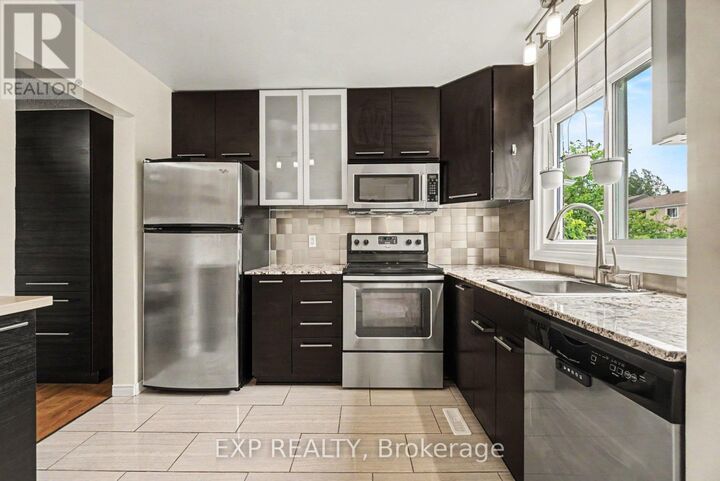 Property Photo:  2030 Kelden Crescent 35  ON K1B 4X9 