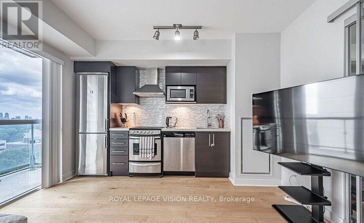 Property Photo:  58 Orchard View Boulevard 1109  ON M4R 1B9 