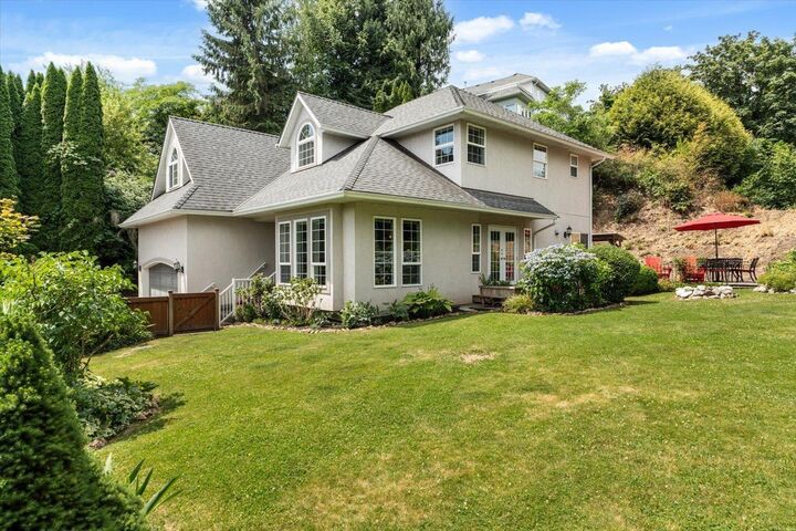 Photo de la propriété: 8767 Freeland Place BC V2R 3J1