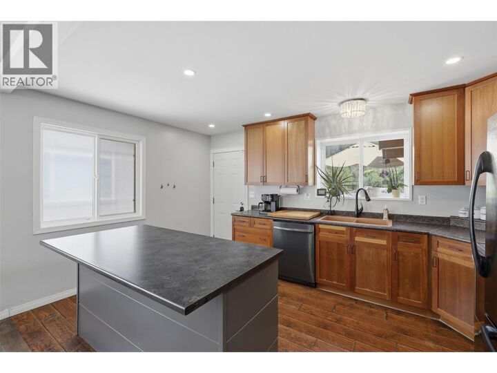 Photo de la propriété:  4568 Cammeray Drive  BC V2H 1L4 