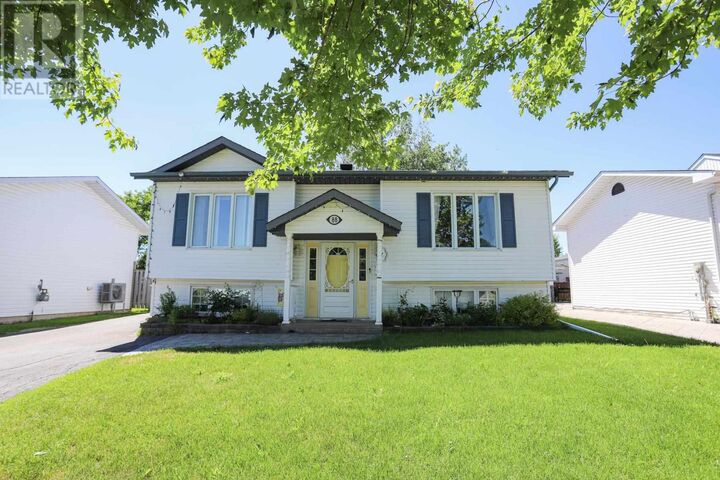 Property Photo:  88 Greenfield Dr  ON P6C 6G3 